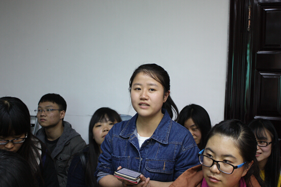 太阳成集团122ccvip师生座谈会顺利举行